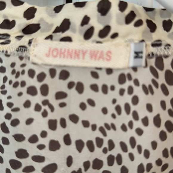 Johnny Was Silk Floral Print V-Neck Animal Print Tunic Blouse Swim size Medium - Picture 3 of 6